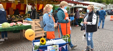 Tafelteam wirbt für die Aktionswoche vom 3. bis 11. Oktober