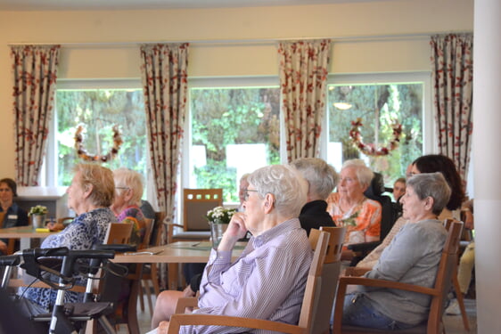 Bei den Besucherinnen und Besuchern wurden Erinnerungen wach. Foto: Wolfgang Teipel