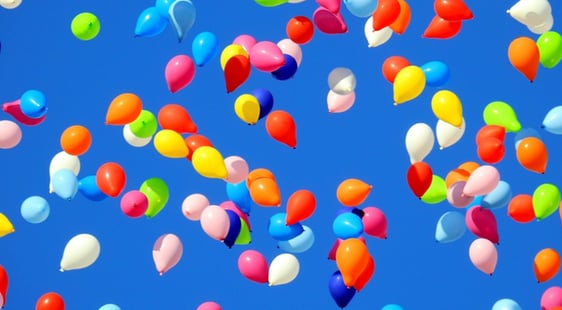 Ein Massenstart von Ballons soll zeigen: Der Eschen lebt. Foto: Bruno/pixabay